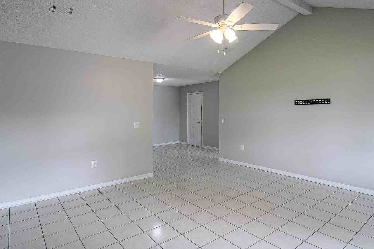 1235 Pineridge Way #1 - Photo 3 of 22