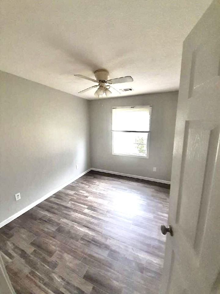 213 College Ave #1 - Photo 3 of 13