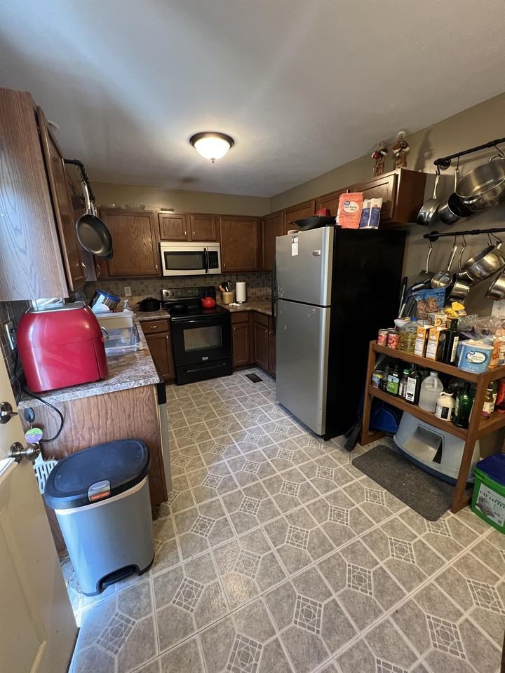 115 Eagle Dr #1 - Photo 2 of 22