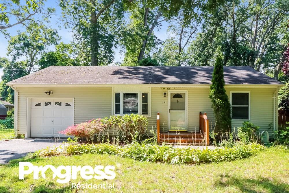 12 Lawrence Ave - Photo 3 of 16