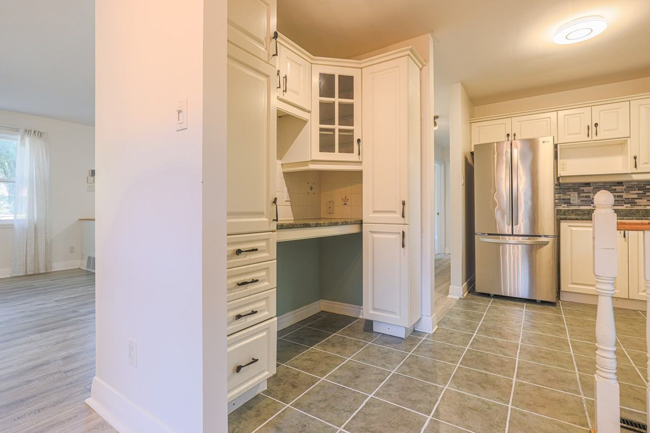 167 Hemlock Street - Photo 3 of 24