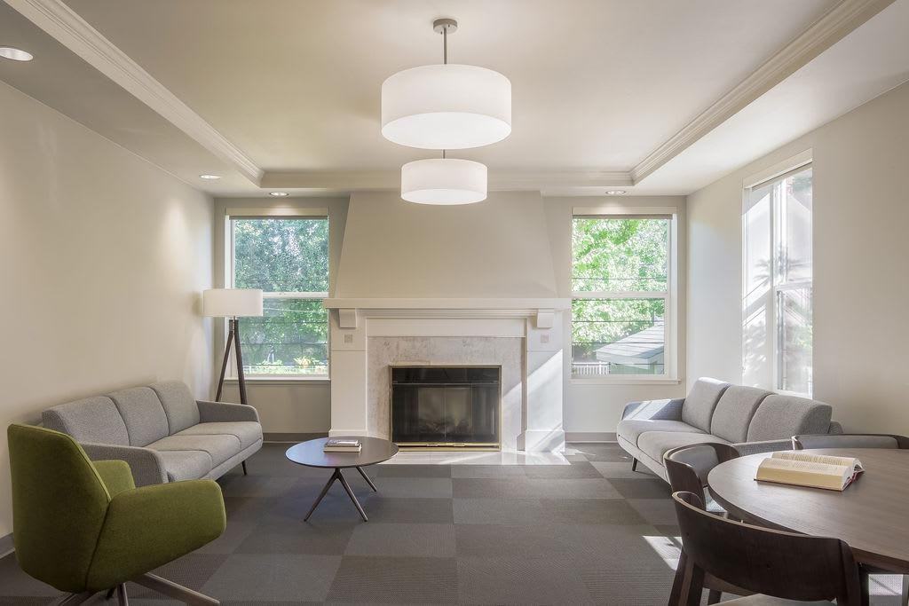 4619 North Michigan Avenue - Photo 2 of 25