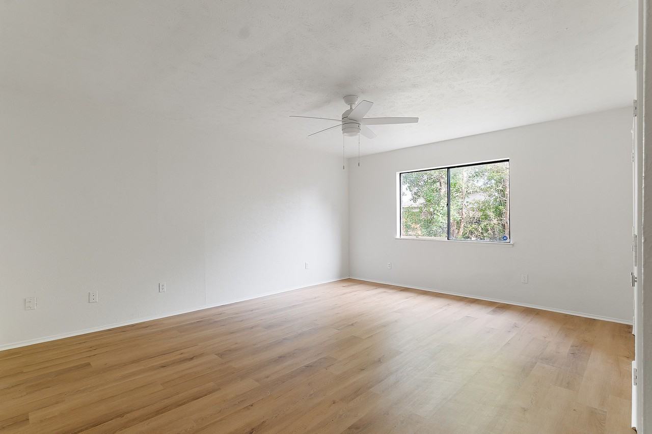 3402 Ridgemoor Drive - Photo 2 of 10