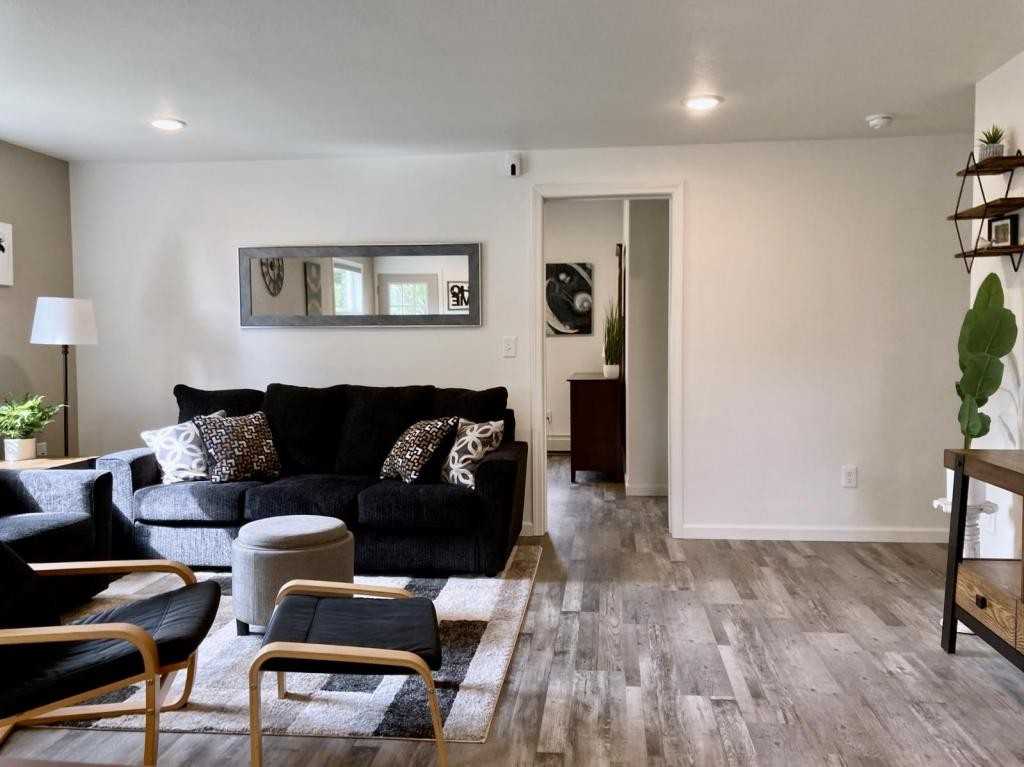 116 S Birch St - Photo 4 of 25