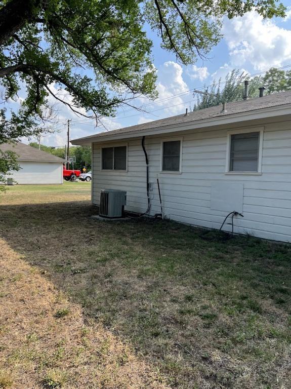 312 N Avenue B - Photo 3 of 10