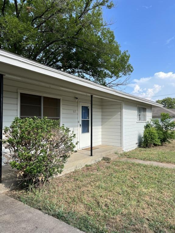 312 N Avenue B - Photo 2 of 10