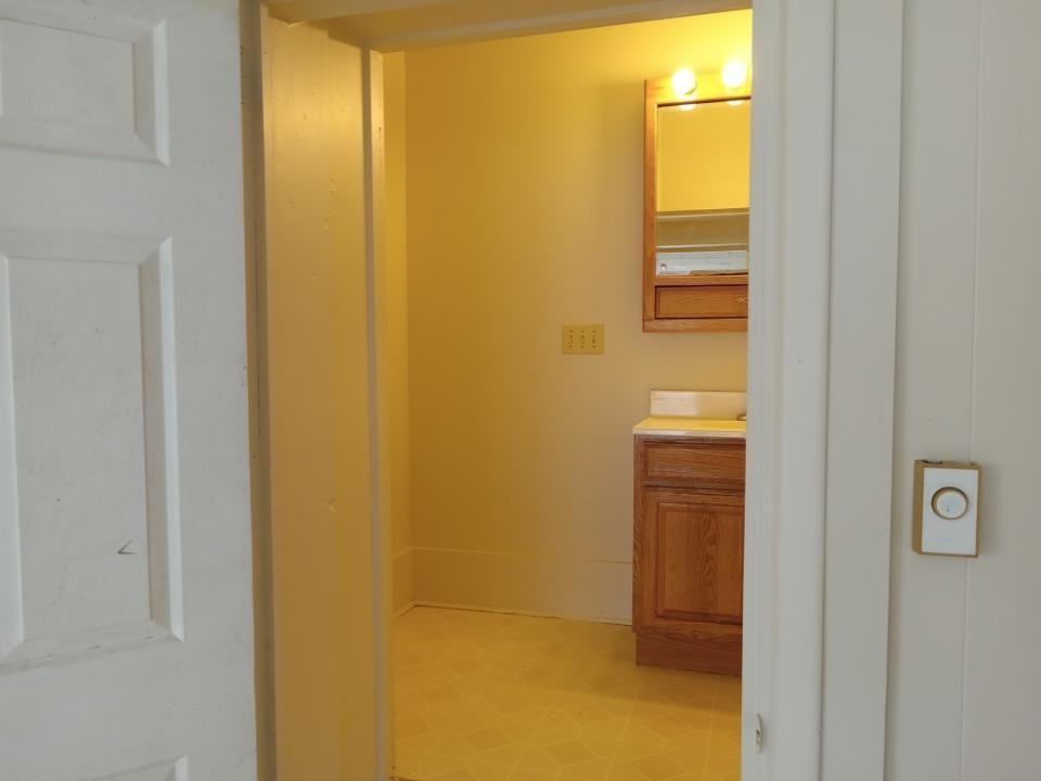 109 S Main St - Photo 2 of 10