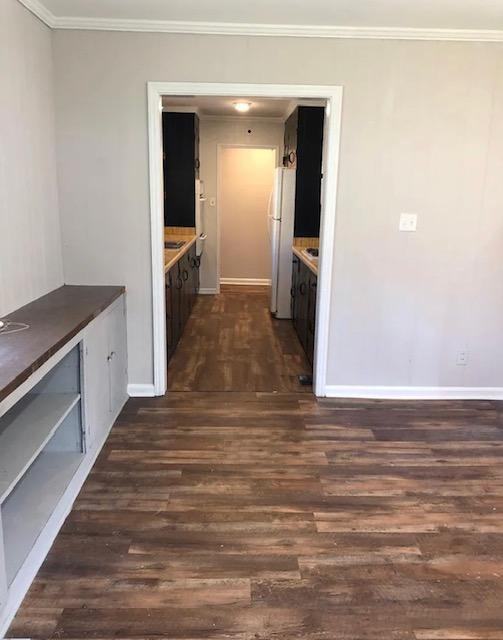 425 Rogers Ave - Photo 7 of 15