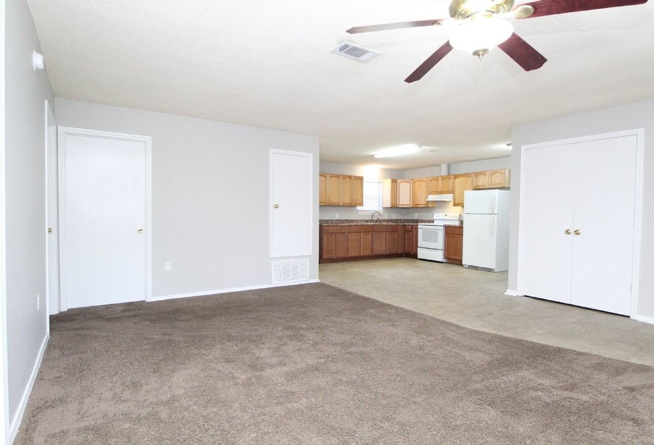 1919 N Q St - Photo 3 of 18