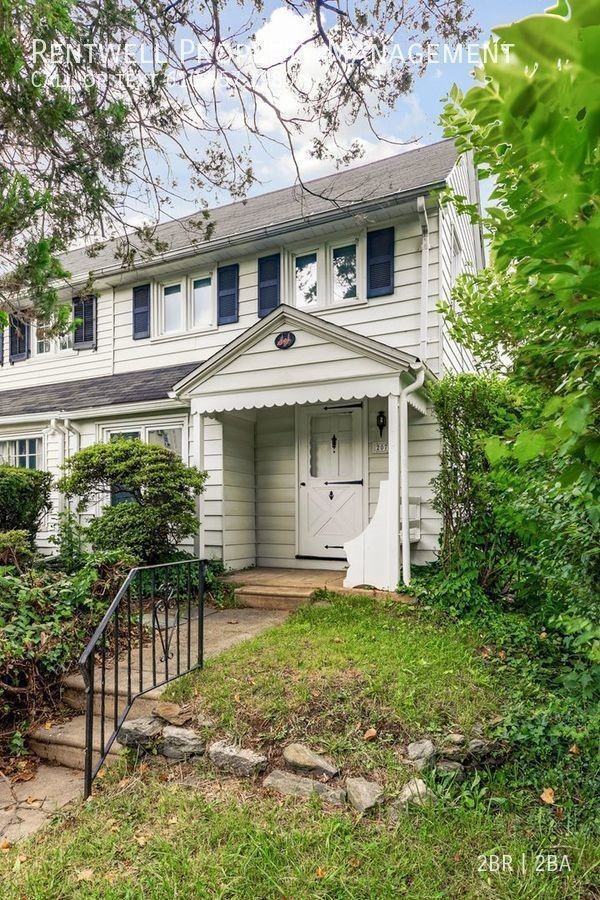 207 Harrogate Rd - Photo 2 of 27