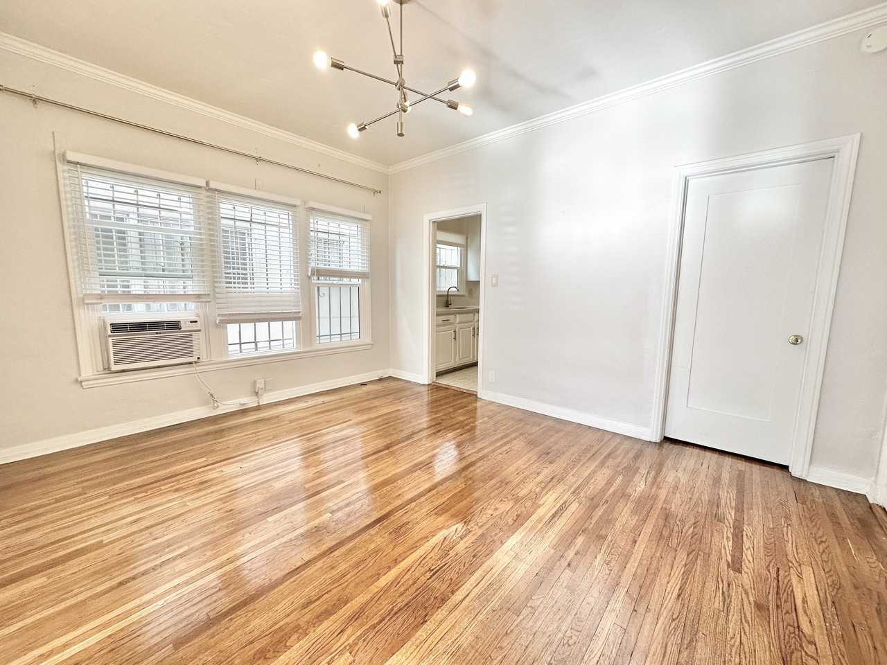 350 N Ogden Dr - Photo 2 of 10