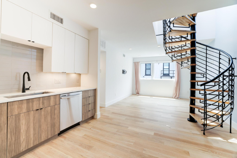 3514 13th St Nw #9 - Photo 6 of 21