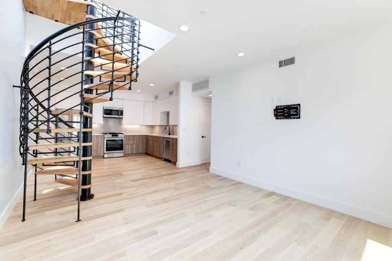 3514 13th St Nw #9 - Photo 7 of 21