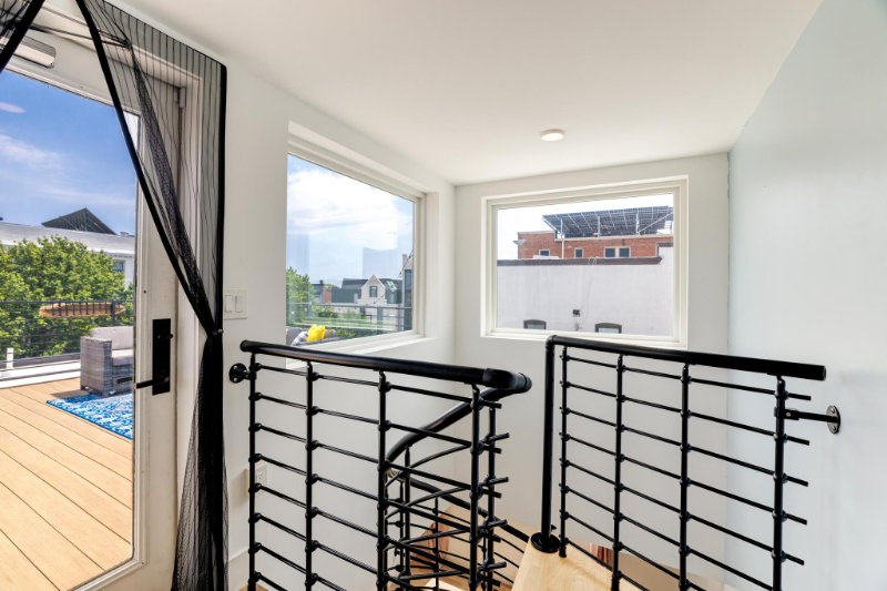 3514 13th St Nw #9 - Photo 3 of 21