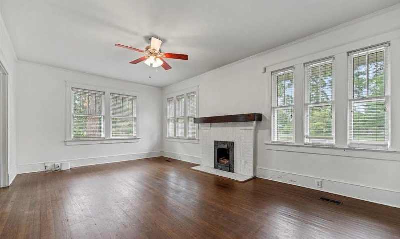 401 S Franklin Dr - Photo 2 of 17