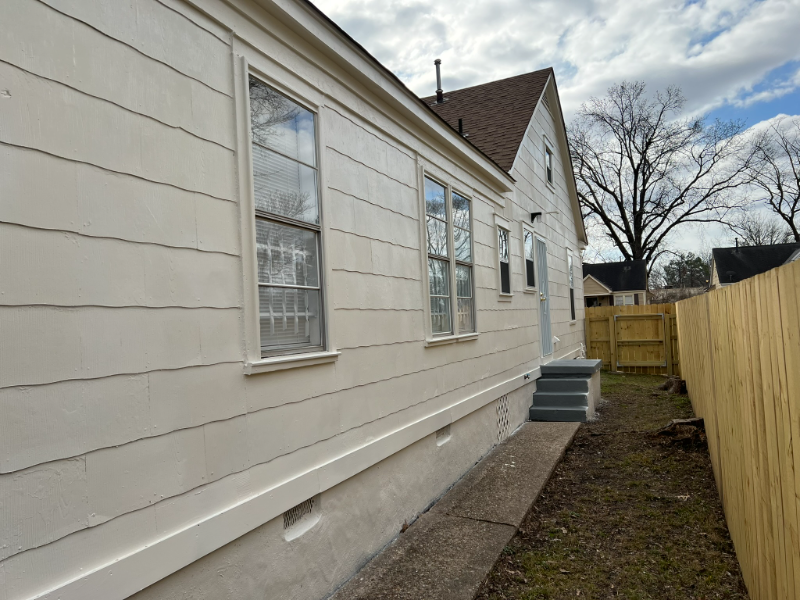 2426 Lamar Cir - Photo 4 of 13