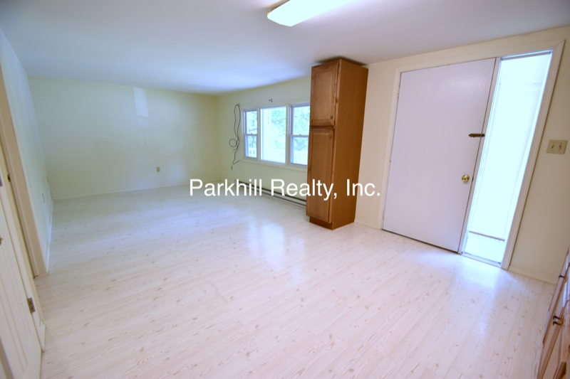 12 Oakwood Dr #12 - Photo 3 of 8