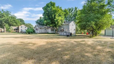 529 2nd St Se - Photo 7 of 9