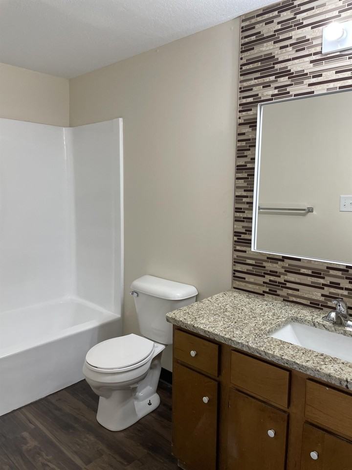 Bend Avenue #5918A - Photo 3 of 5