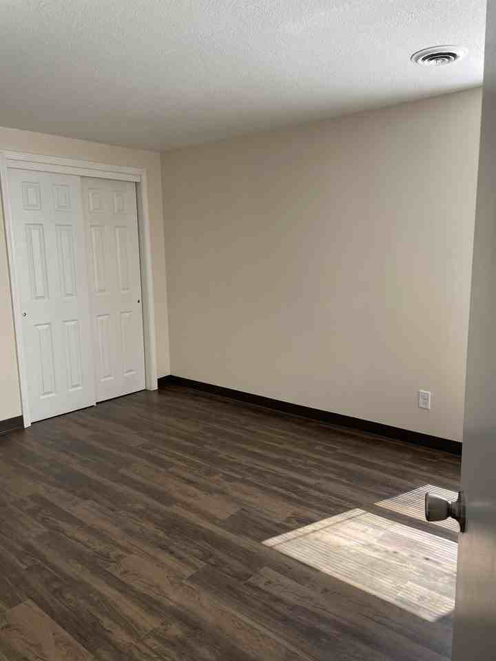 Bend Avenue #5918A - Photo 4 of 5