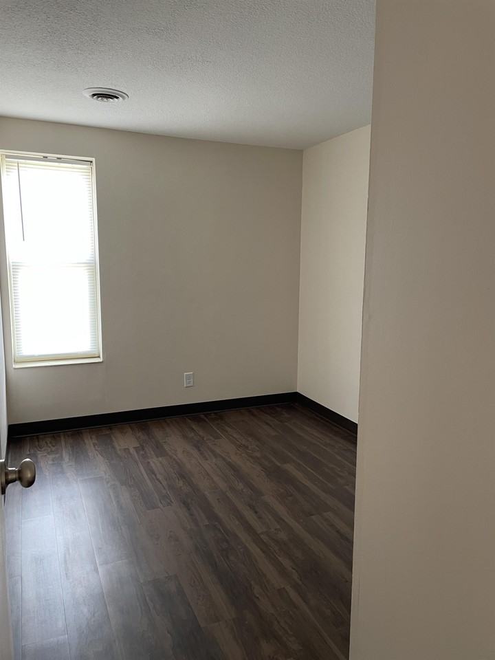 Bend Avenue #5918A - Photo 5 of 5