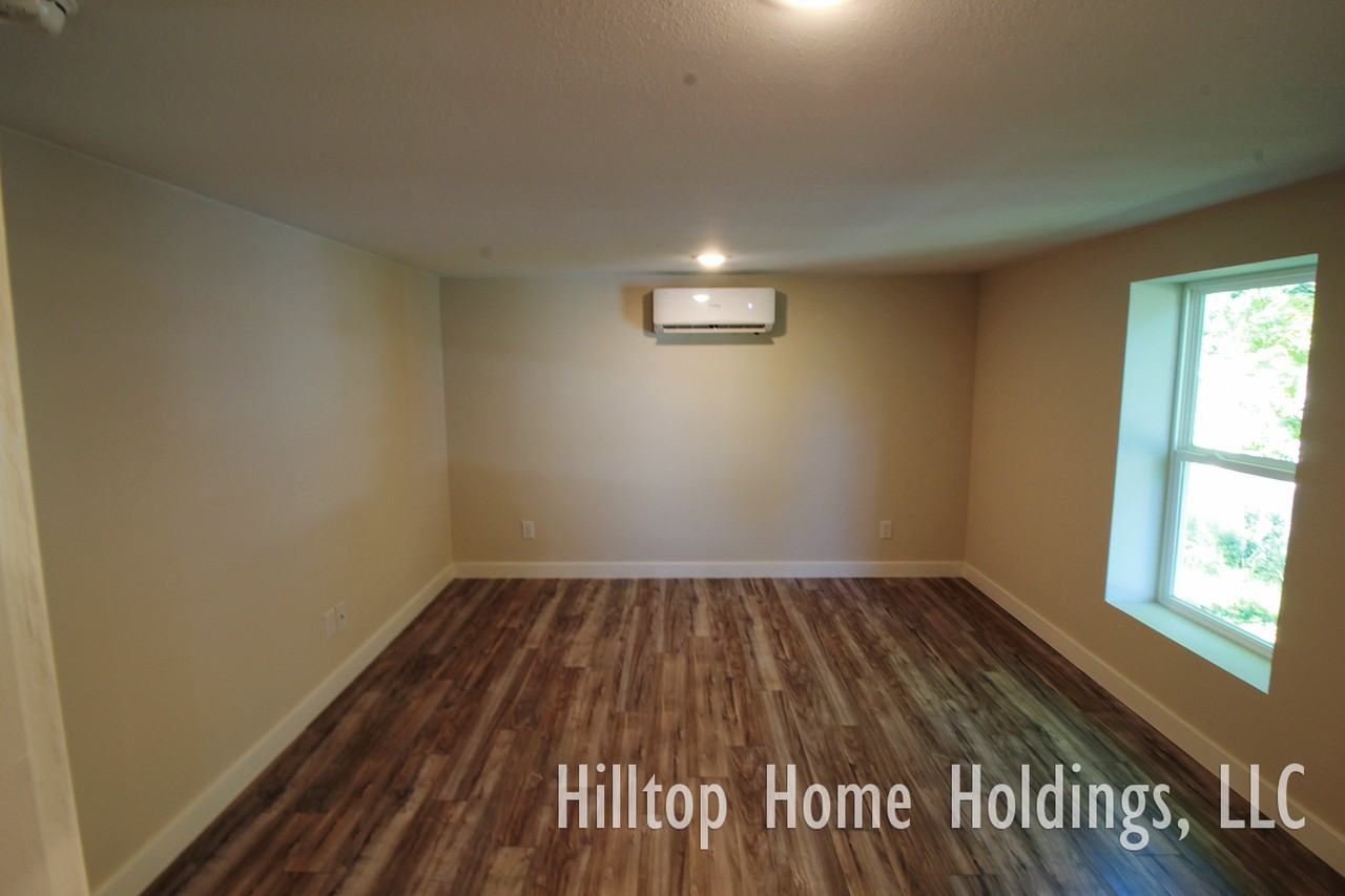 70 Hilltop Rd #70 - Photo 5 of 8