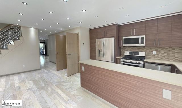 2741 Mill Ave - Photo 2 of 15
