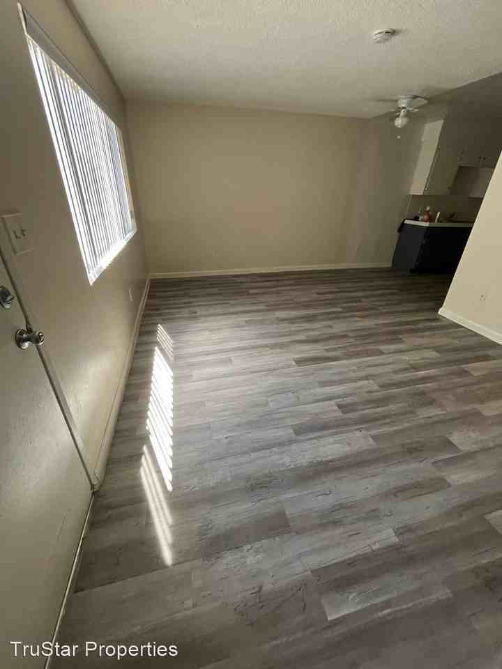 1015-1019  L Street - Photo 2 of 13