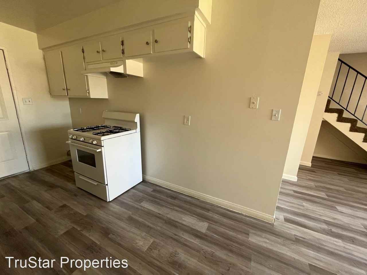 1015-1019  L Street - Photo 3 of 13