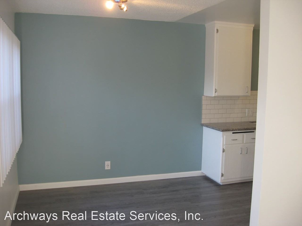 2320 Virginia Ave - Photo 2 of 8