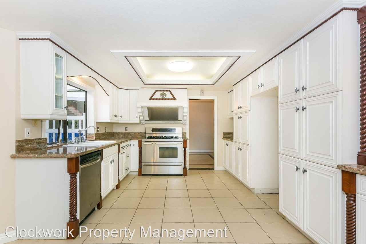 1877 Calle Belleza - Photo 3 of 45