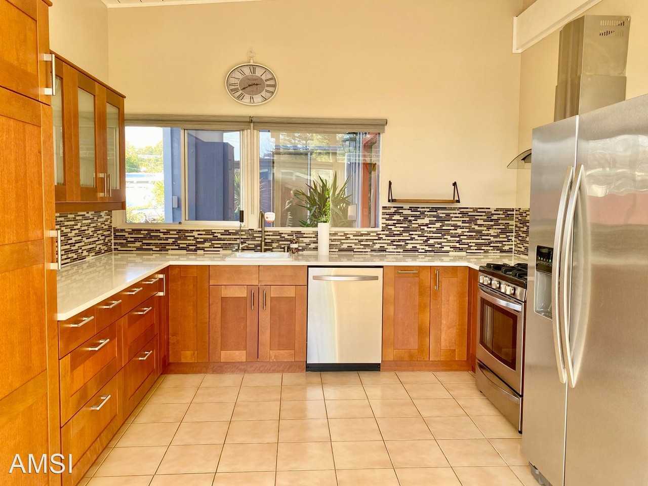 357 Hibiscus Way - Photo 2 of 19