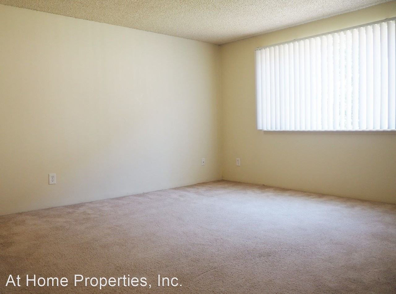 1050 -1060 SW E Avenue - Photo 2 of 17