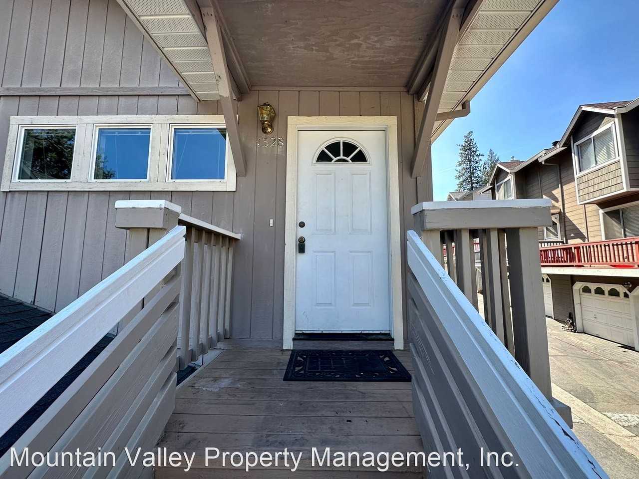 1326 & 1328 Oak Ridge Drive - Photo 2 of 25