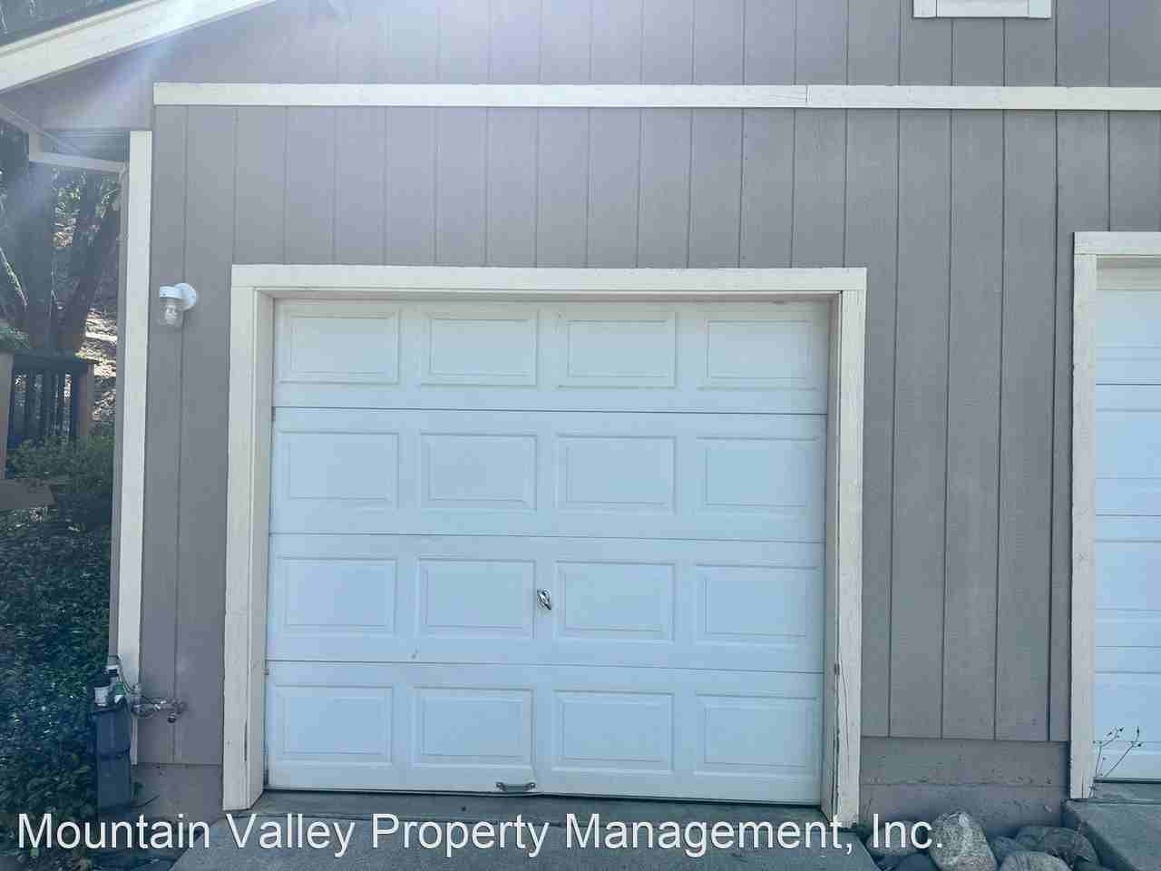 1326 & 1328 Oak Ridge Drive - Photo 3 of 25