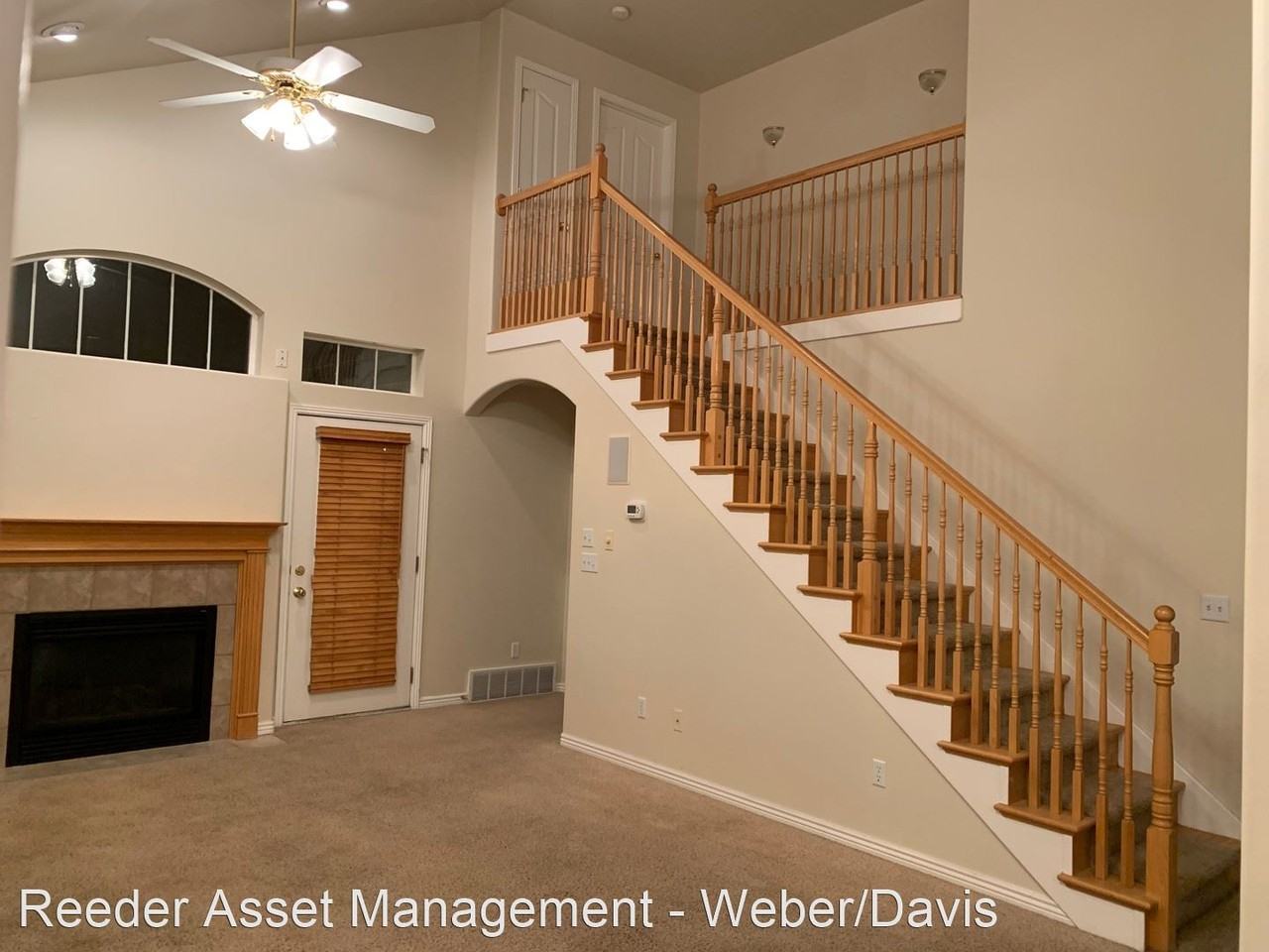 1024 Daybreak Dr - Photo 3 of 33