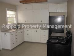 434 NE Elliott Ave - Photo 3 of 9