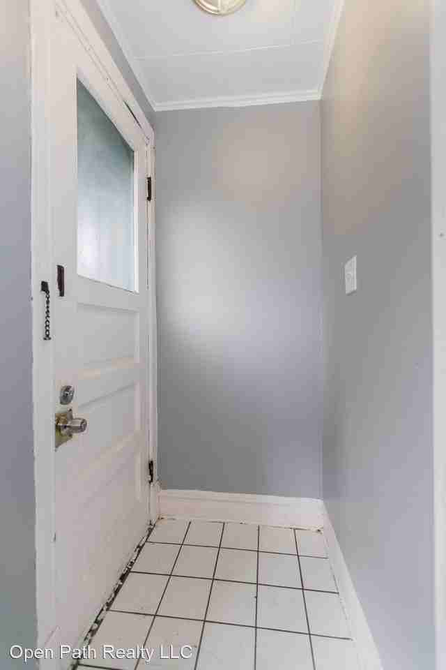 2527 S. Harding Ave - Photo 2 of 12