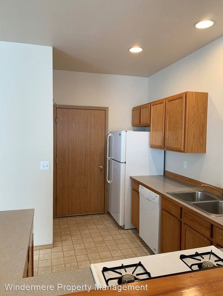 1542 E Maryland St - Photo 3 of 13