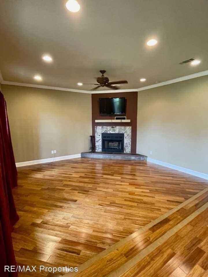 1213 E Tiffani St - Photo 2 of 19