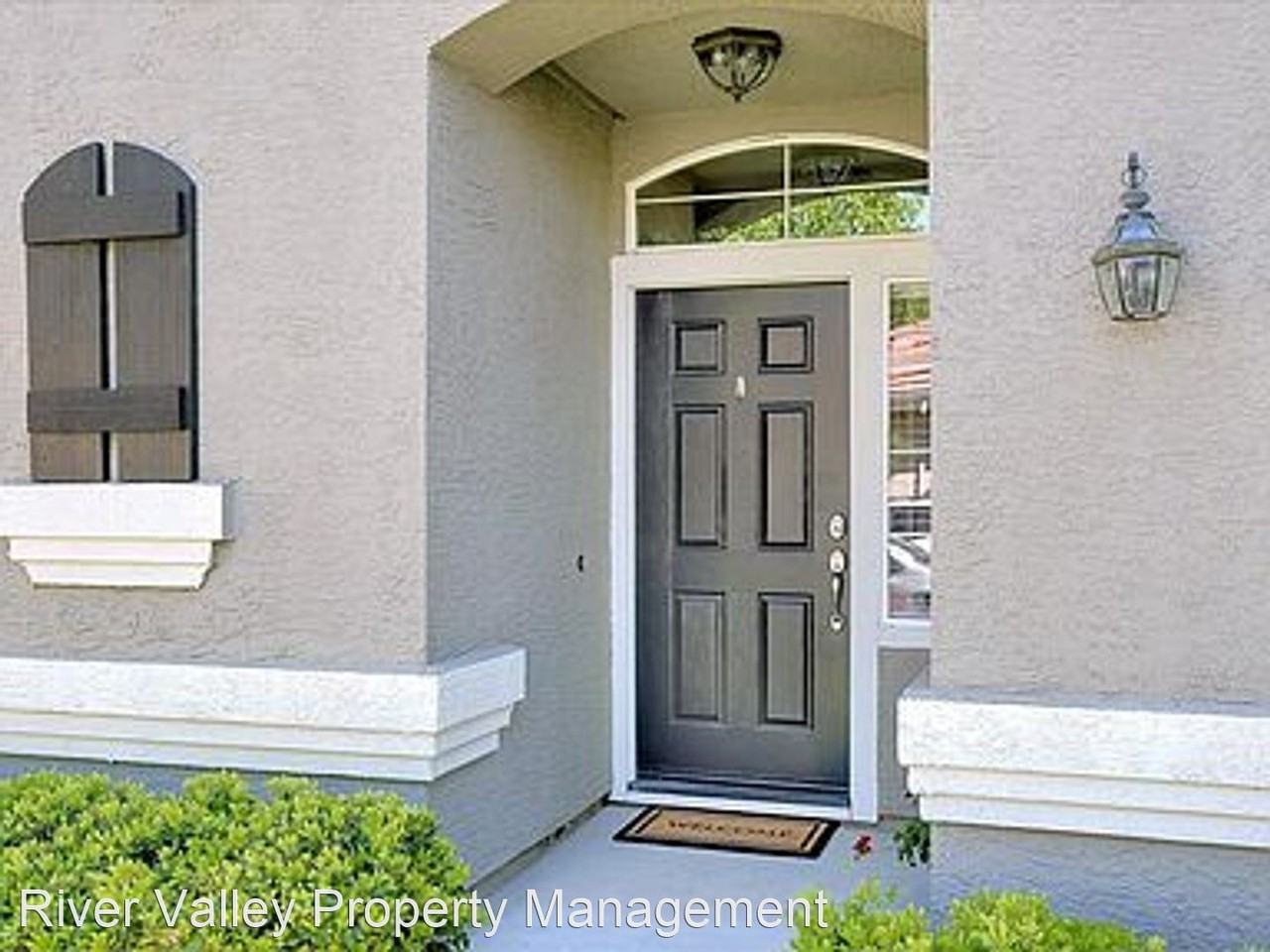 256 Caples Dr - Photo 3 of 32