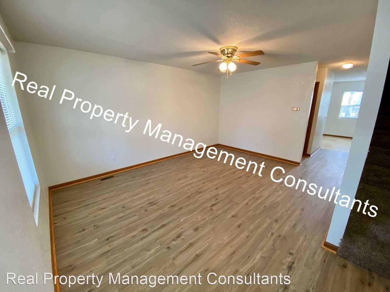 1053 - 1055 Krysti Lane - Photo 2 of 13