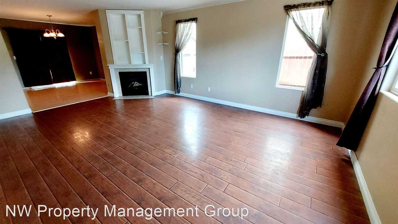 9824 65th Dr Ne - Photo 3 of 13