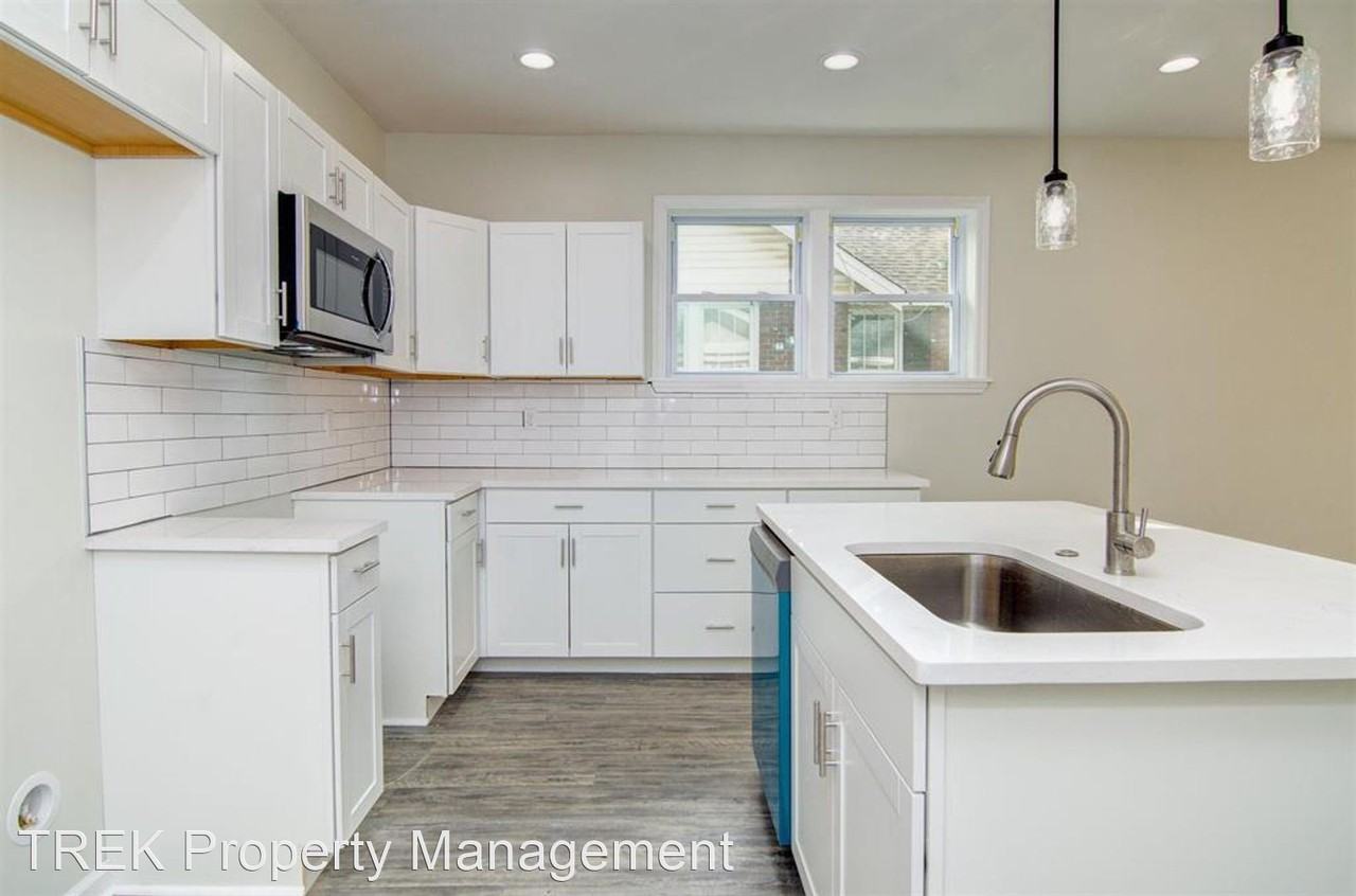 1619 Waverly Ave - Photo 3 of 10
