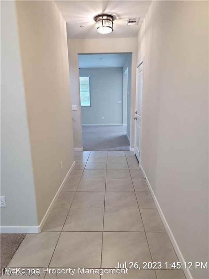 763 Elstree Ct - Photo 3 of 45