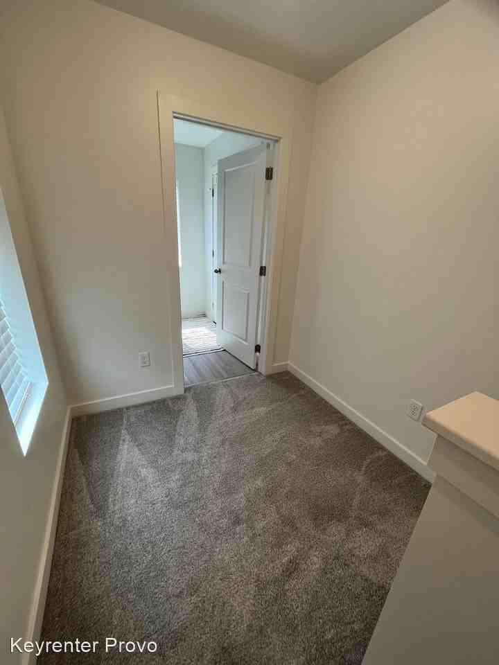 1731 N 1230 E - Photo 2 of 26