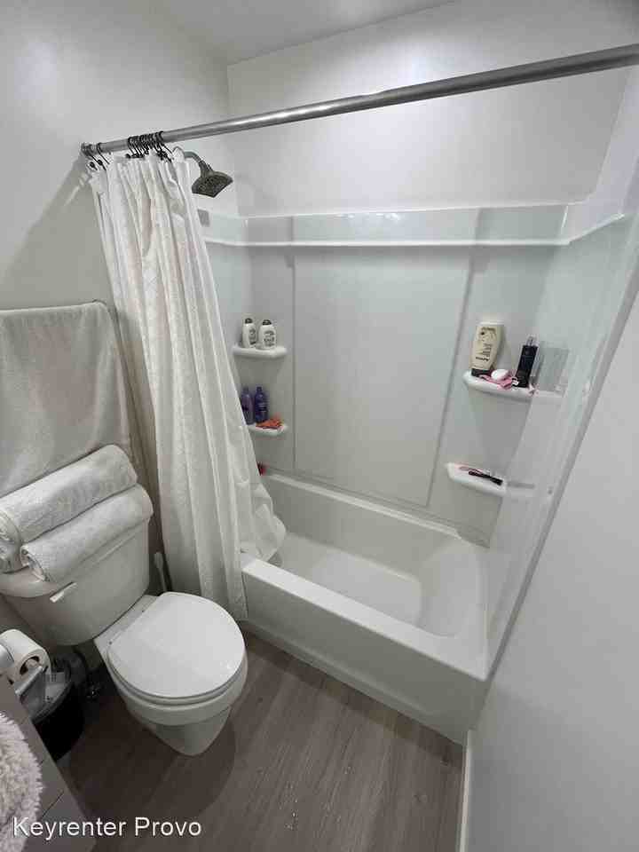 1731 N 1230 E - Photo 3 of 26