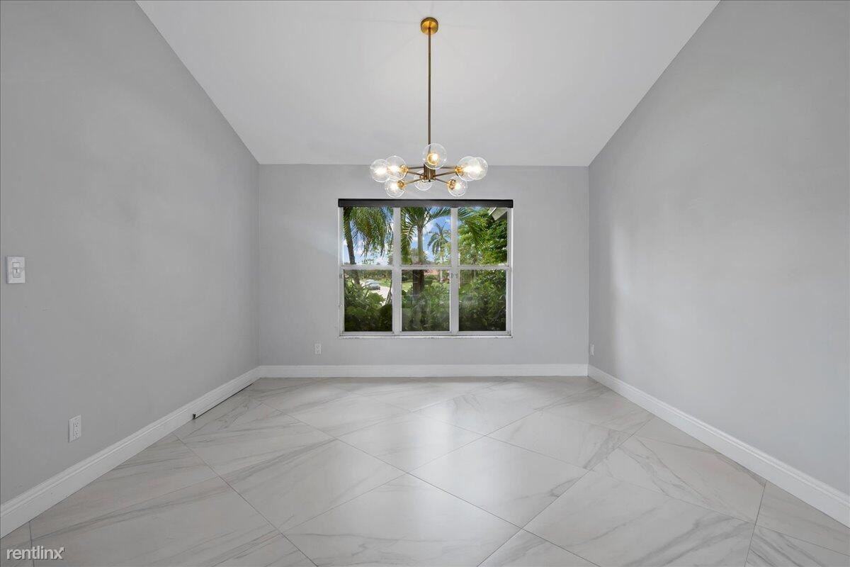 15575 Woodmar Ct - Photo 2 of 25