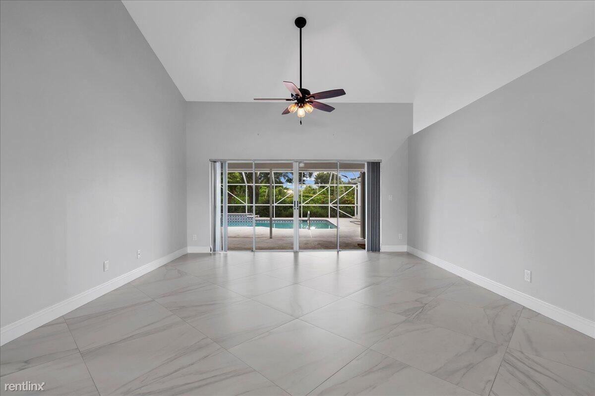 15575 Woodmar Ct - Photo 3 of 25