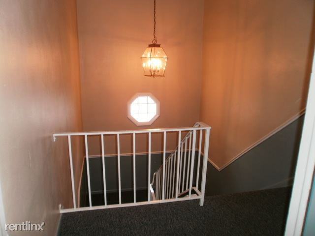 718 Garland Cir #B - Photo 2 of 13